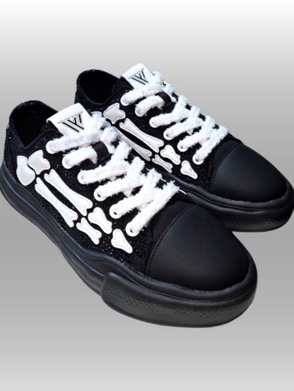 💀 Watson Vulcan Sneakers Ruby Skeleton Bones Black White Sz 10.5 NIB 💀